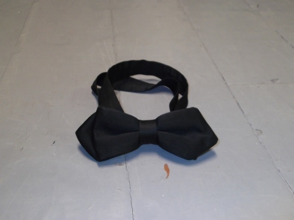 Black Bowtie-BWTI 1013- Solid, pointed ends