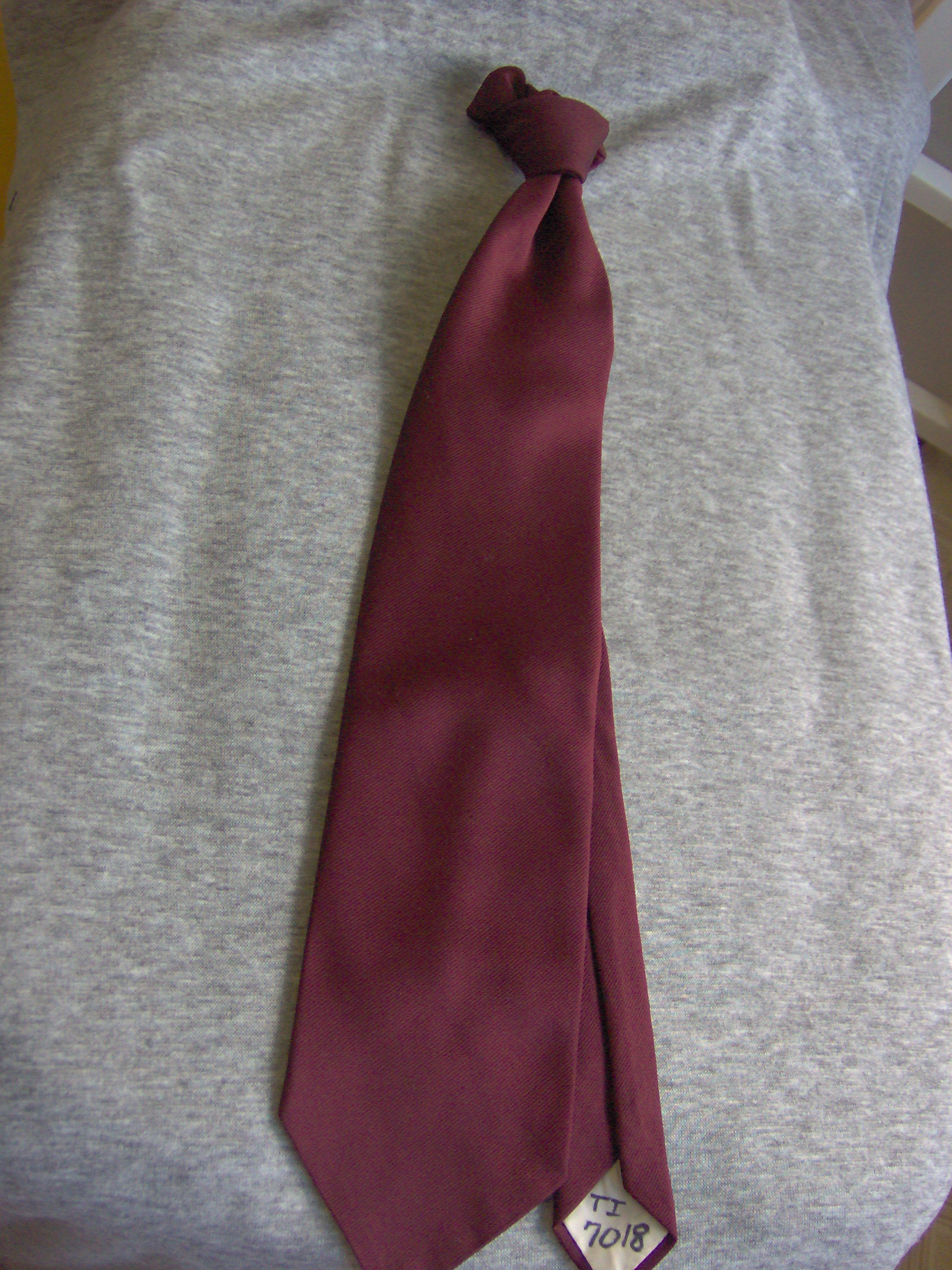 burgandy Necktie-TI 7018- solid – Costume Cottage