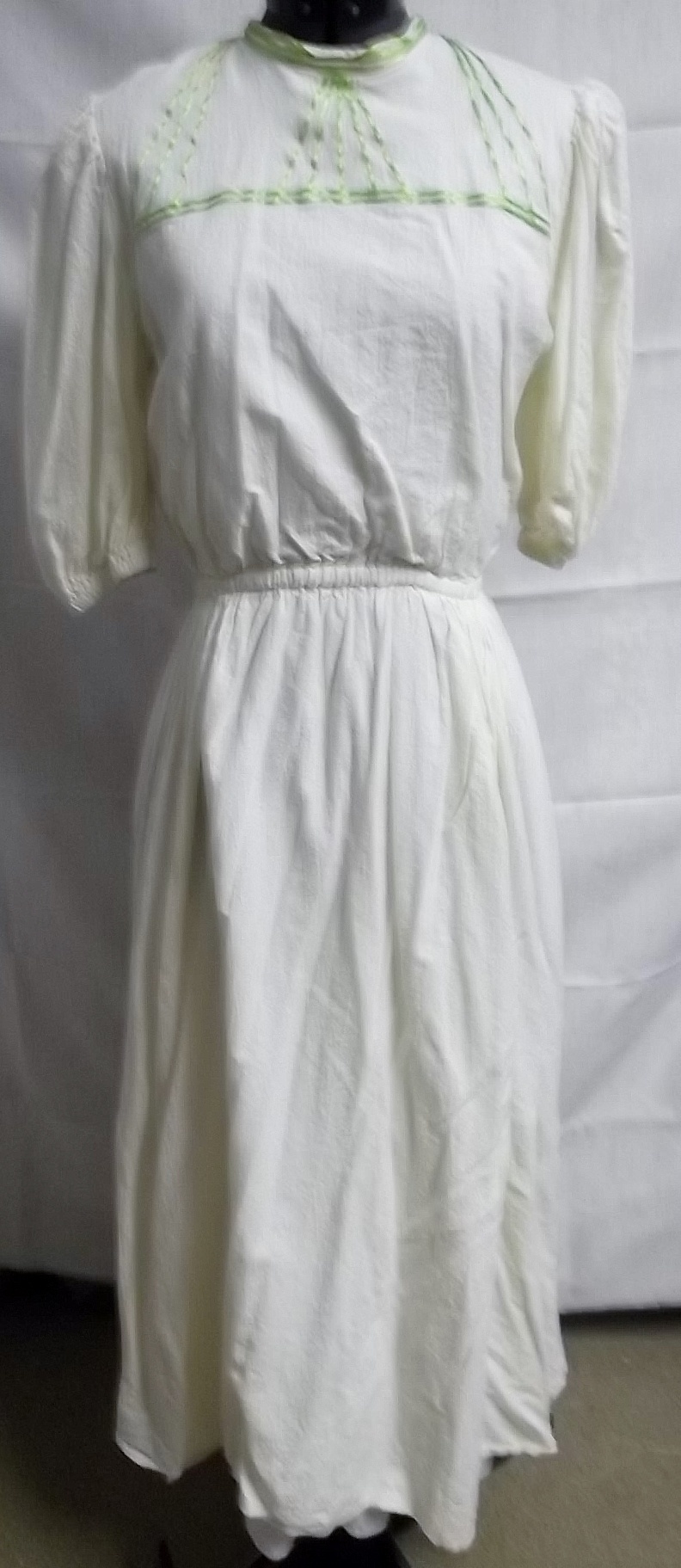 White Period Dress-Wm Pd Dr 8405-Bust 38