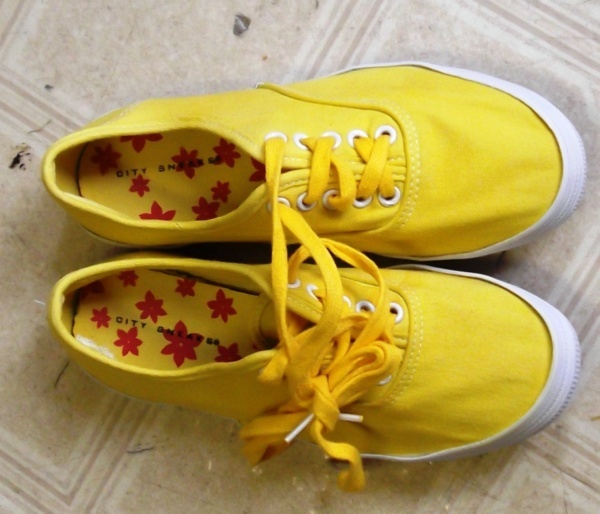 yellow Shoe-Wm Sh Flt 5060-Size  5