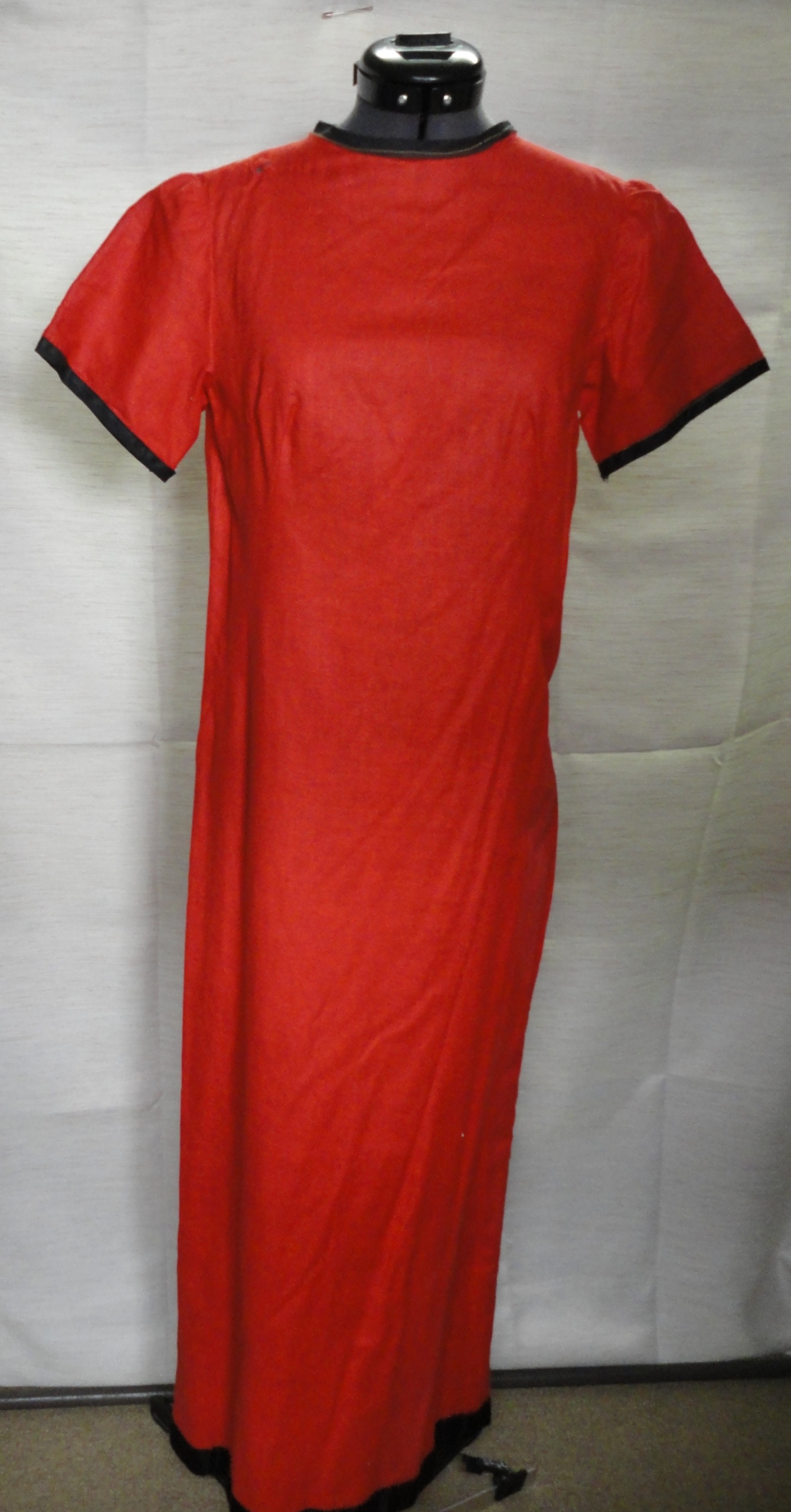 Roman red clearance and black dress